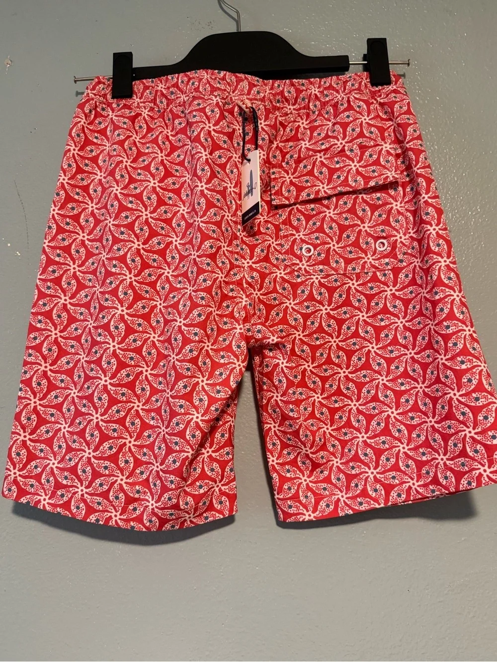 NWT johnnie-O coral reefer Paisley-Style boys Swim shorts